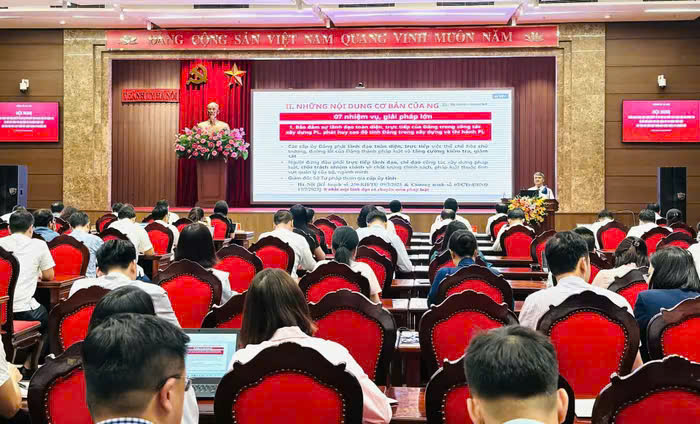 Xã Phú Nghĩa tham dự quán triệt Nghị quyết số 66-NQ/TW về xây dựng, thi hành pháp luật- Ảnh 1.