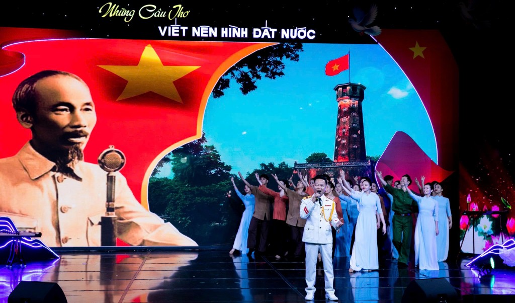 Lưu giữ ký ức dân tộc, truyền ngọn lửa yêu nước và khát vọng hòa bình- Ảnh 1.