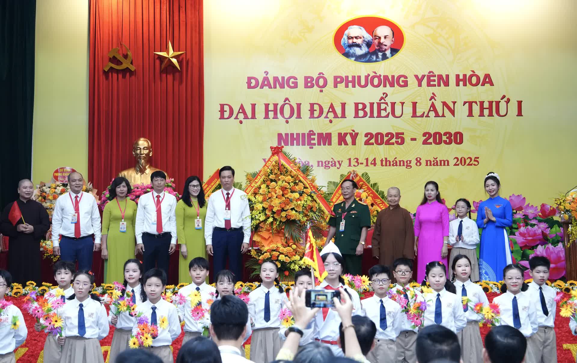 Phát huy sức mạnh của cả hệ thống chính trị, quyết tâm xây dựng phường Yên Hòa phát triển nhanh, bền vững vì hạnh phúc của Nhân dân- Ảnh 3.