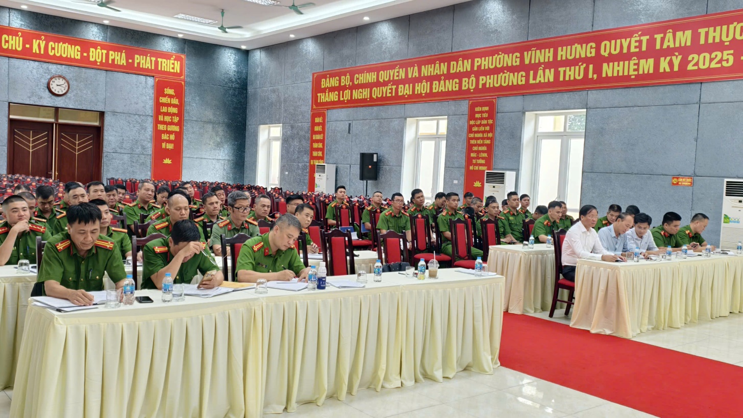 CÔNG AN PHƯỜNG VĨNH HƯNG TỔ CHỨC HỘI NGHỊ MỞ CAO ĐIỂM TẤN CÔNG TRẤN ÁP TỘI PHẠM CHÀO MỪNG KỶ NIỆM 80 NĂM CÁCH MẠNG THÁNG 8 THÀNH CÔNG VÀ  QUỐC KHÁNH 02/9- SƠ KẾT CÔNG TÁC CÔNG AN THÁNG 7/2025, TRIỂN KHAI CÔNG TÁC THÁNG 8/2025.- Ảnh 1.