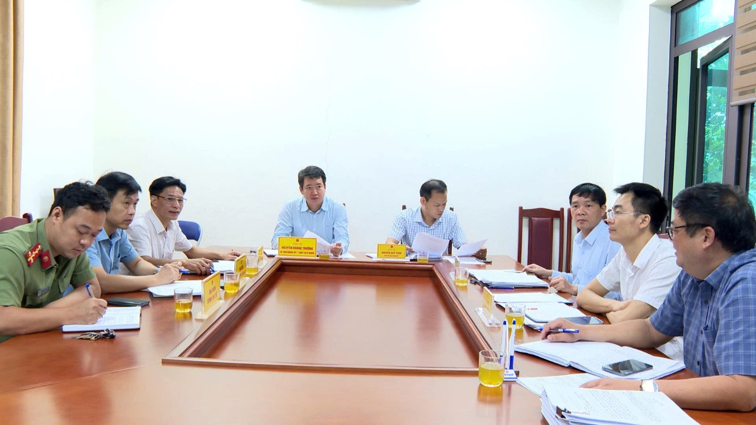 Đồng chí Nguyễn Hoàng Trường-Bí thư Đảng ủy, Chủ tịch HĐND xã tiếp công dân định kỳ tháng 8 năm 2025- Ảnh 1.