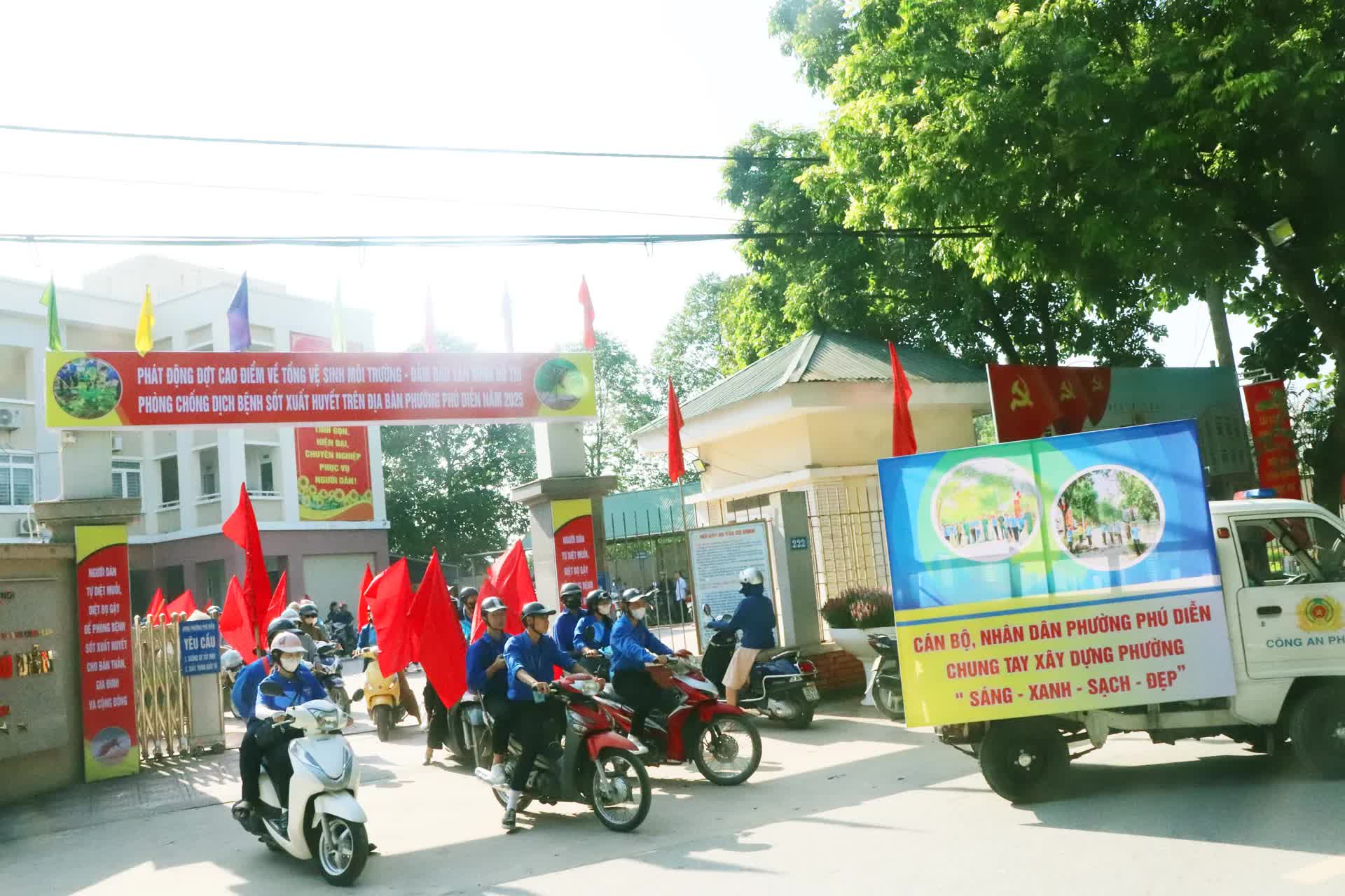 Phú Diễn phát động cao điểm làm sạch môi trường, phòng chống sốt xuất huyết, đảm bảo văn minh đô thị- Ảnh 4.