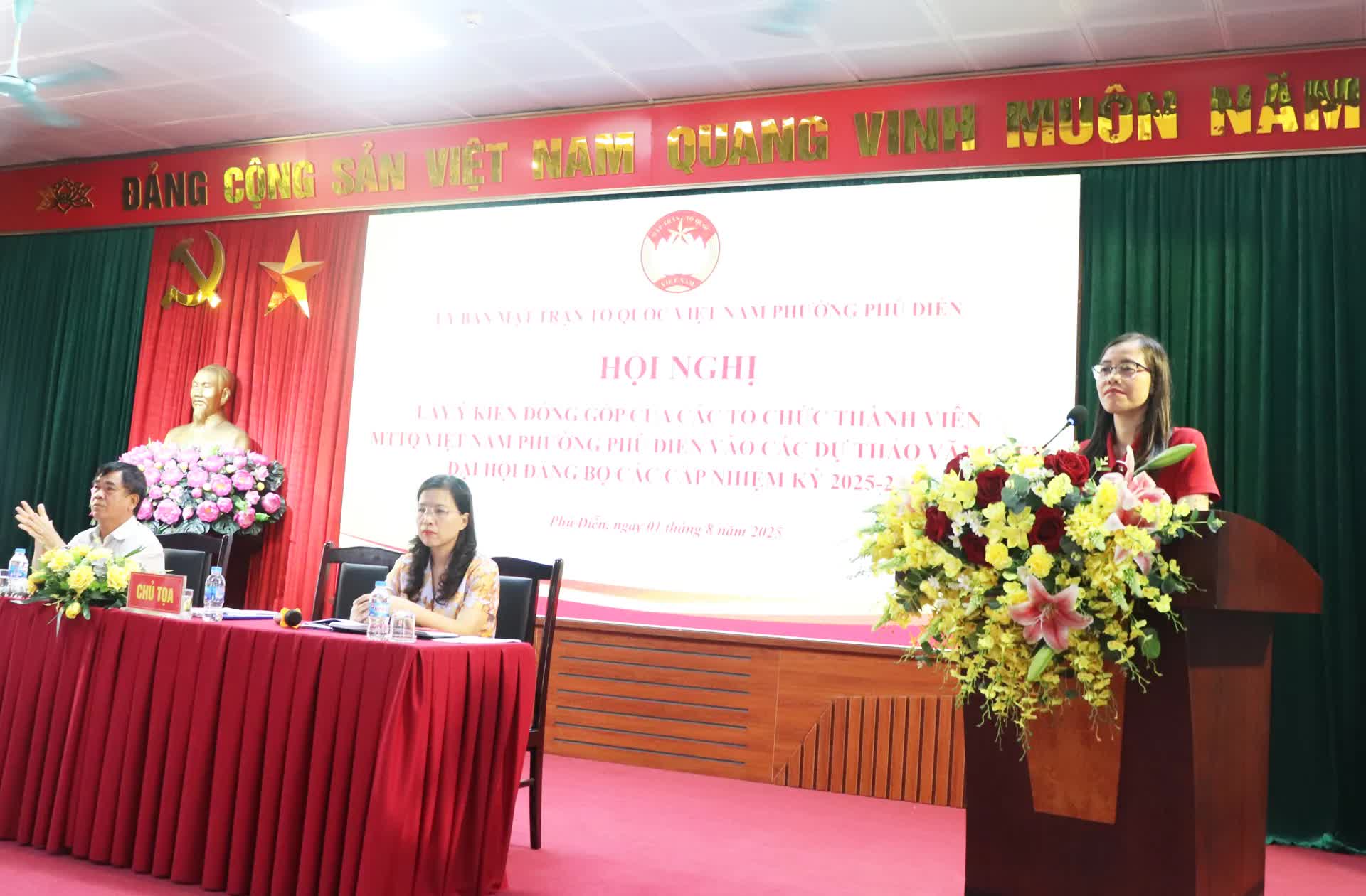 Phường Phú Diễn sôi nổi đóng góp ý kiến vào dự thảo văn kiện Đại hội Đảng bộ- Ảnh 2.