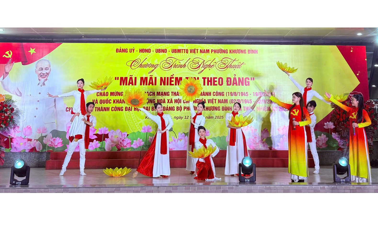 Rực rỡ chương trình nghệ thuật chào mừng thành công Đại hội đại biểu Đảng bộ phường Khương Đình lần thứ I, nhiệm kỳ 2025-2030