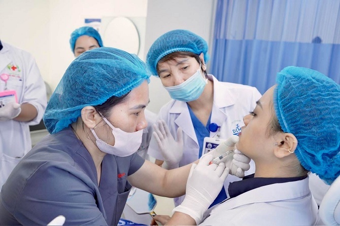 Khoa Phẫu thuật – Laser – VLTL – CSD, Bệnh viện Da liễu Hà Nội nâng cao chất lượng điều trị từ đổi mới kỹ thuật và mở rộng dịch vụ- Ảnh 2.