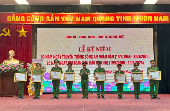 Xã Hoài Đức tổ chức Lễ kỷ niệm 80 năm Ngày truyền thống Công an nhân dân Việt Nam và 20 năm Ngày hội Toàn dân bảo vệ An ninh Tổ quốc- Ảnh 11.