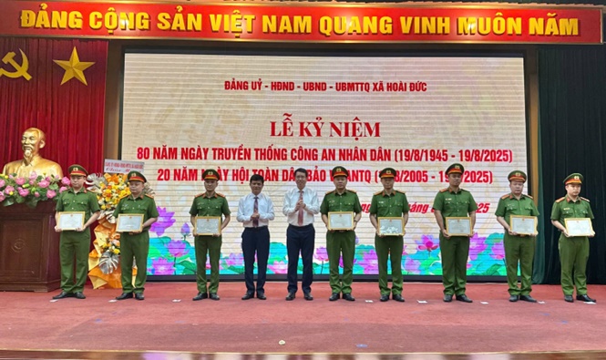 Xã Hoài Đức tổ chức Lễ kỷ niệm 80 năm Ngày truyền thống Công an nhân dân Việt Nam và 20 năm Ngày hội Toàn dân bảo vệ An ninh Tổ quốc- Ảnh 12.