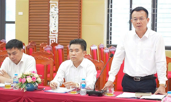 Đồng chí Nguyễn Mạnh Quyền –Phó Chủ tịch UBND thành phố Hà Nội làm việc về tháo gỡ một số khó khăn, tồn tại trên địa bàn xã Hát Môn- Ảnh 2.