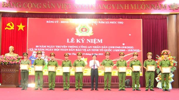 Xã Phúc Thọ long trọng tổ chức Lễ kỷ niệm 80 năm Ngày truyền thống Công an nhân dân Việt Nam và 20 năm Ngày hội Toàn dân bảo vệ an ninh Tổ quốc- Ảnh 6.