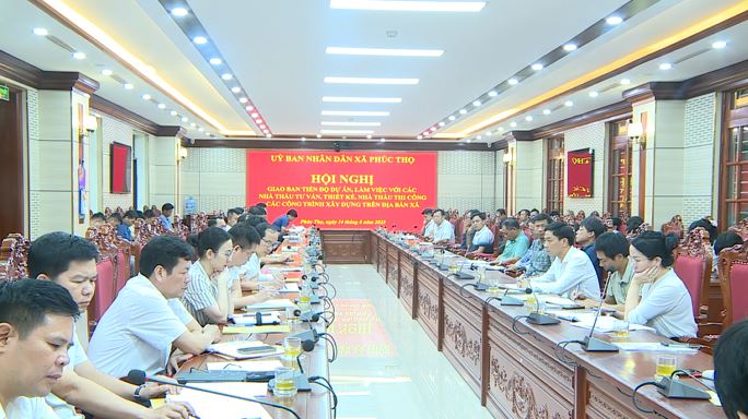 Xã Phúc Thọ giao ban tiến độ dự án, làm việc với các nhà thầu tư vấn, thiết kế, nhà thầu thi công các công trình xây dựng trên địa bàn- Ảnh 9.