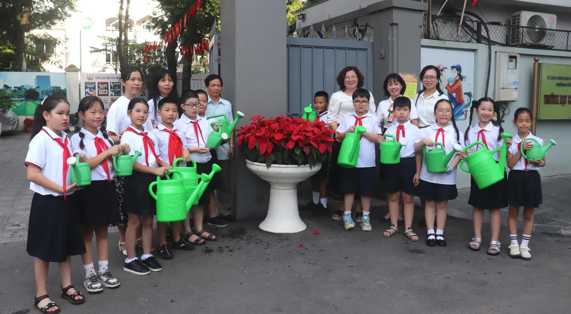 Phường Hai Bà Trưng ra mắt "Tuyến phố hoa": dấu ấn chung tay vì cộng đồng giữa nhà trường và tổ dân phố- Ảnh 6.