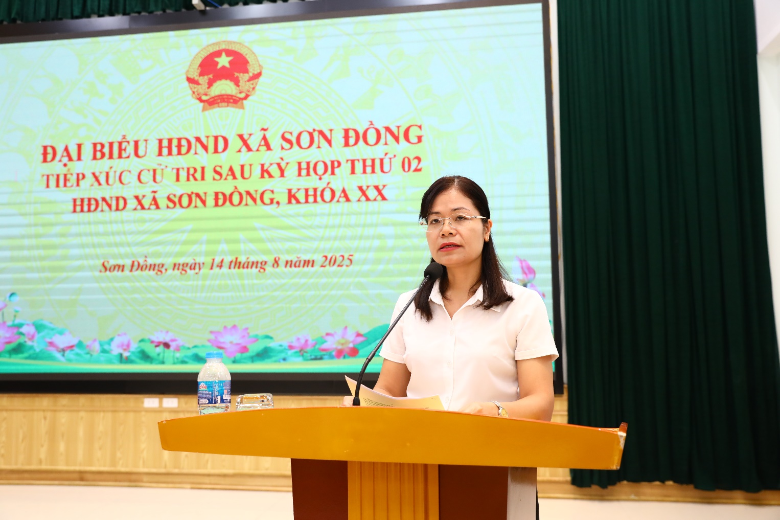 Đồng chí Phạm Gia Lộc - Phó Bí thư Đảng ủy, Chủ tịch UBND xã Sơn Đồng dự tiếp xúc cử tri khu vực Tiền Yên- Ảnh 2.