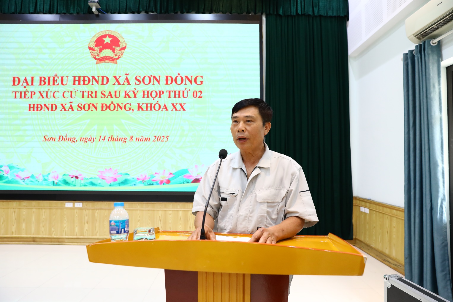 Đồng chí Phạm Gia Lộc - Phó Bí thư Đảng ủy, Chủ tịch UBND xã Sơn Đồng dự tiếp xúc cử tri khu vực Tiền Yên- Ảnh 5.
