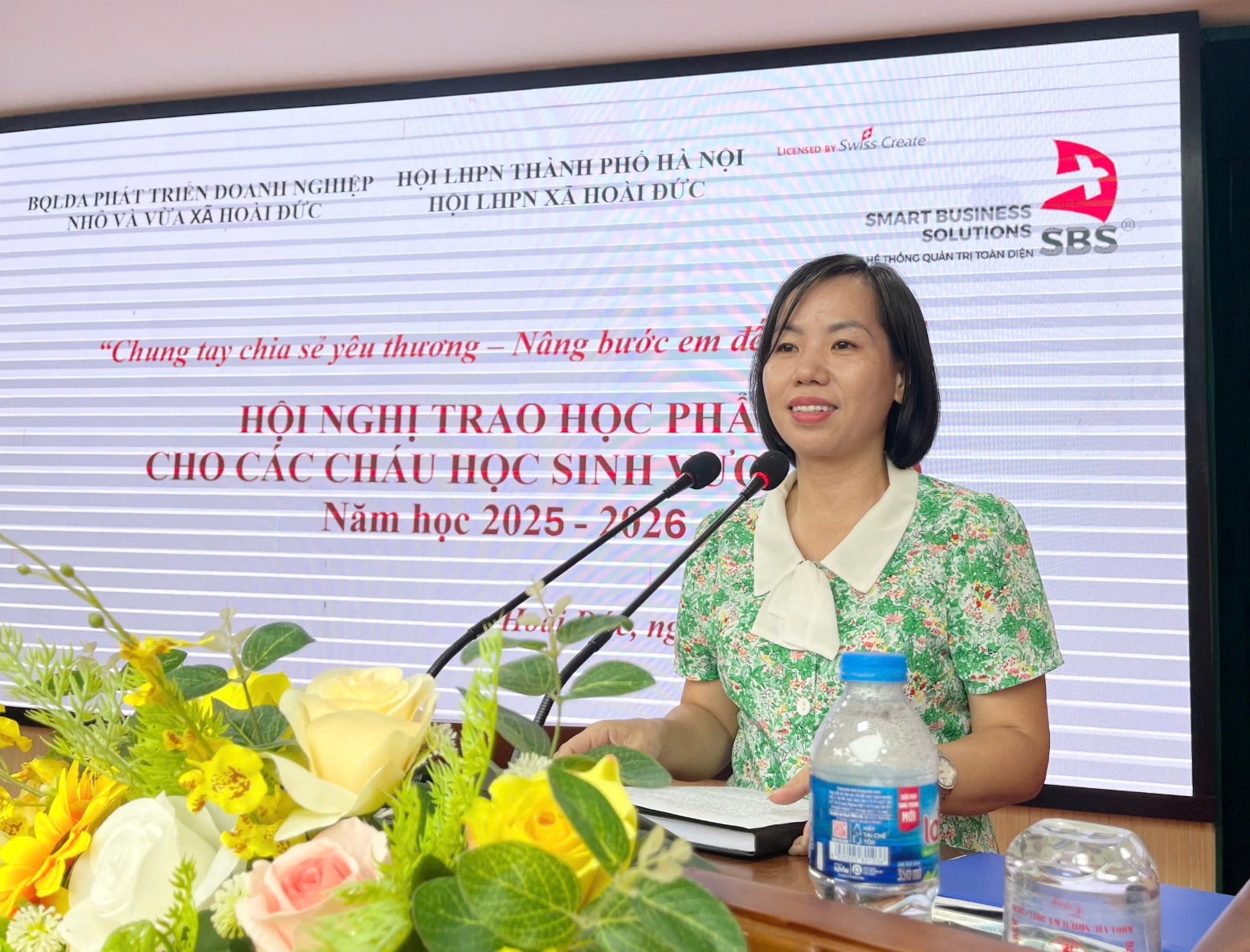 Trao học phẩm cho học sinh vượt khó năm học 2025-2026- Ảnh 1.
