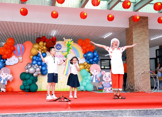 TRƯỜNG TIỂU HỌC HẠ YÊN QUYẾT HÂN HOAN CHÀO ĐÓN HỌC SINH KHÓA ĐẦU TIÊN- Ảnh 6.