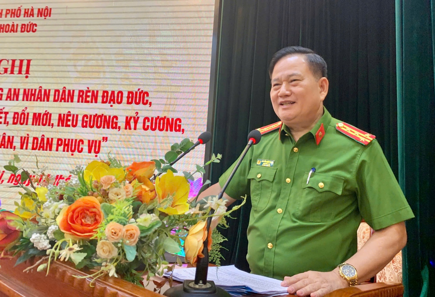 Can bộ, chiến sỹ Công an xã Hoài Đức dự sinh hoạt chính trị đặc biệt “Công an nhân dân rèn đạo đức, luyện tác phong trọng danh dự: Đoàn kết, đổi mới, nêu gương, kỷ cương, trach nhiệm vì nước quên thân, vì dân phục vụ”- Ảnh 2.