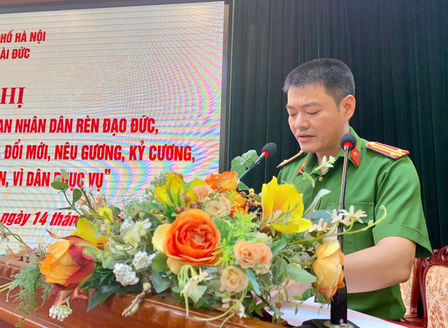 Can bộ, chiến sỹ Công an xã Hoài Đức dự sinh hoạt chính trị đặc biệt “Công an nhân dân rèn đạo đức, luyện tác phong trọng danh dự: Đoàn kết, đổi mới, nêu gương, kỷ cương, trach nhiệm vì nước quên thân, vì dân phục vụ”- Ảnh 3.