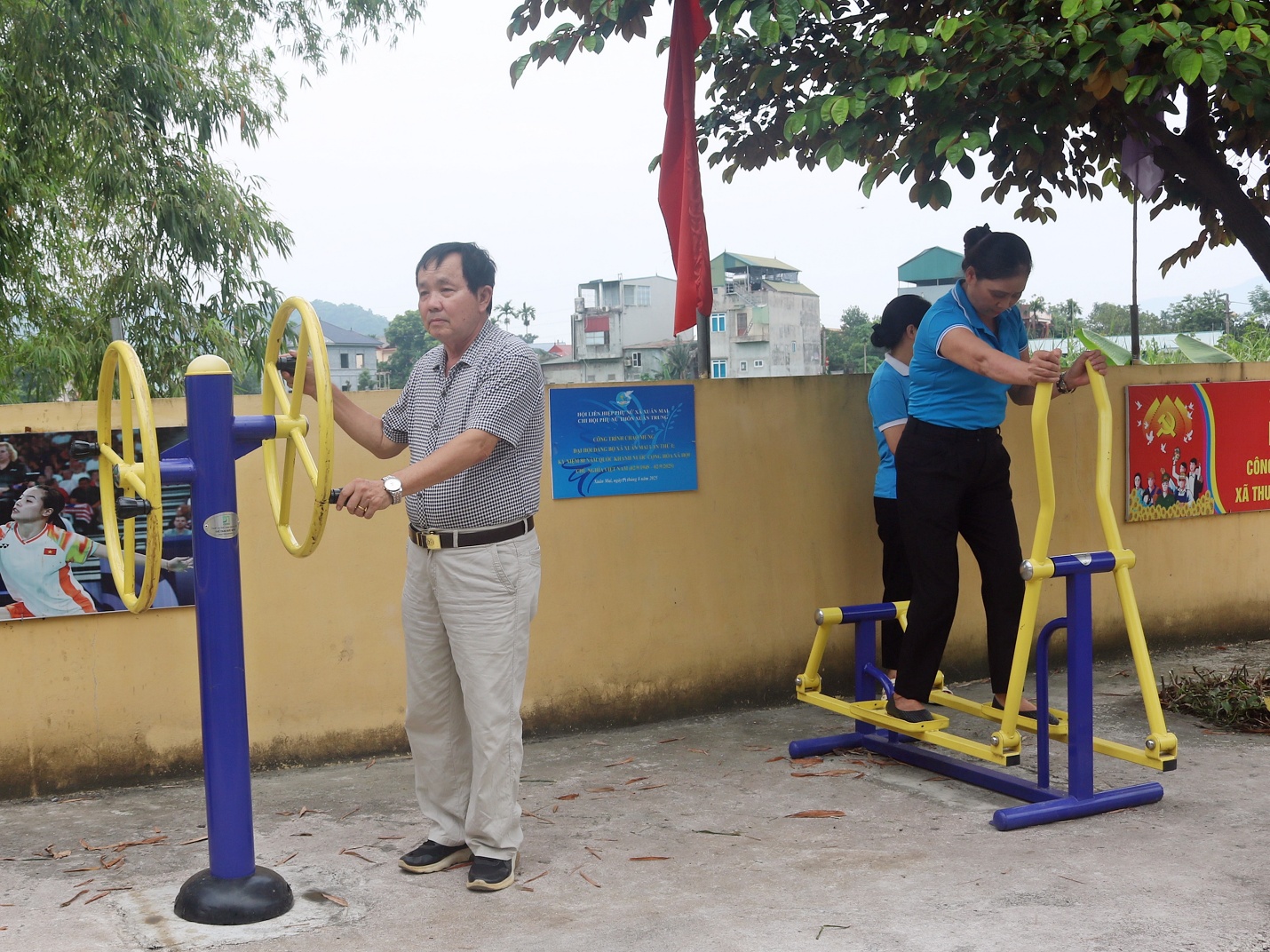 Hội LHPN xã Xuân Mai khánh thành, đưa vào sử dụng công trình sân chơi thể dục thể thao ngoài trời chào mừng Đại hội đại biểu Đảng bộ xã Xuân Mai lần thứ I- Ảnh 3.