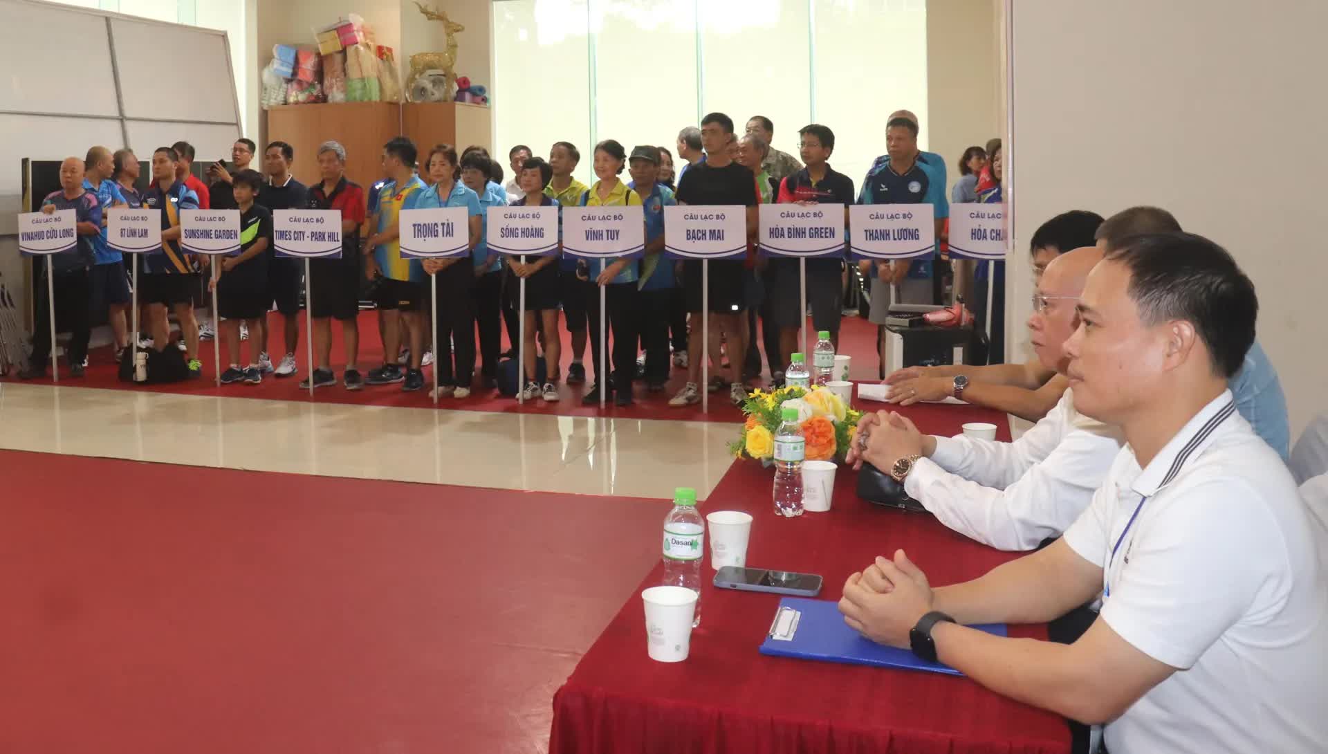 120 vận động viên tranh tài tại Giải bóng bàn các câu lạc bộ chào mừng Đại hội Đảng bộ phường Vĩnh Tuy- Ảnh 2.