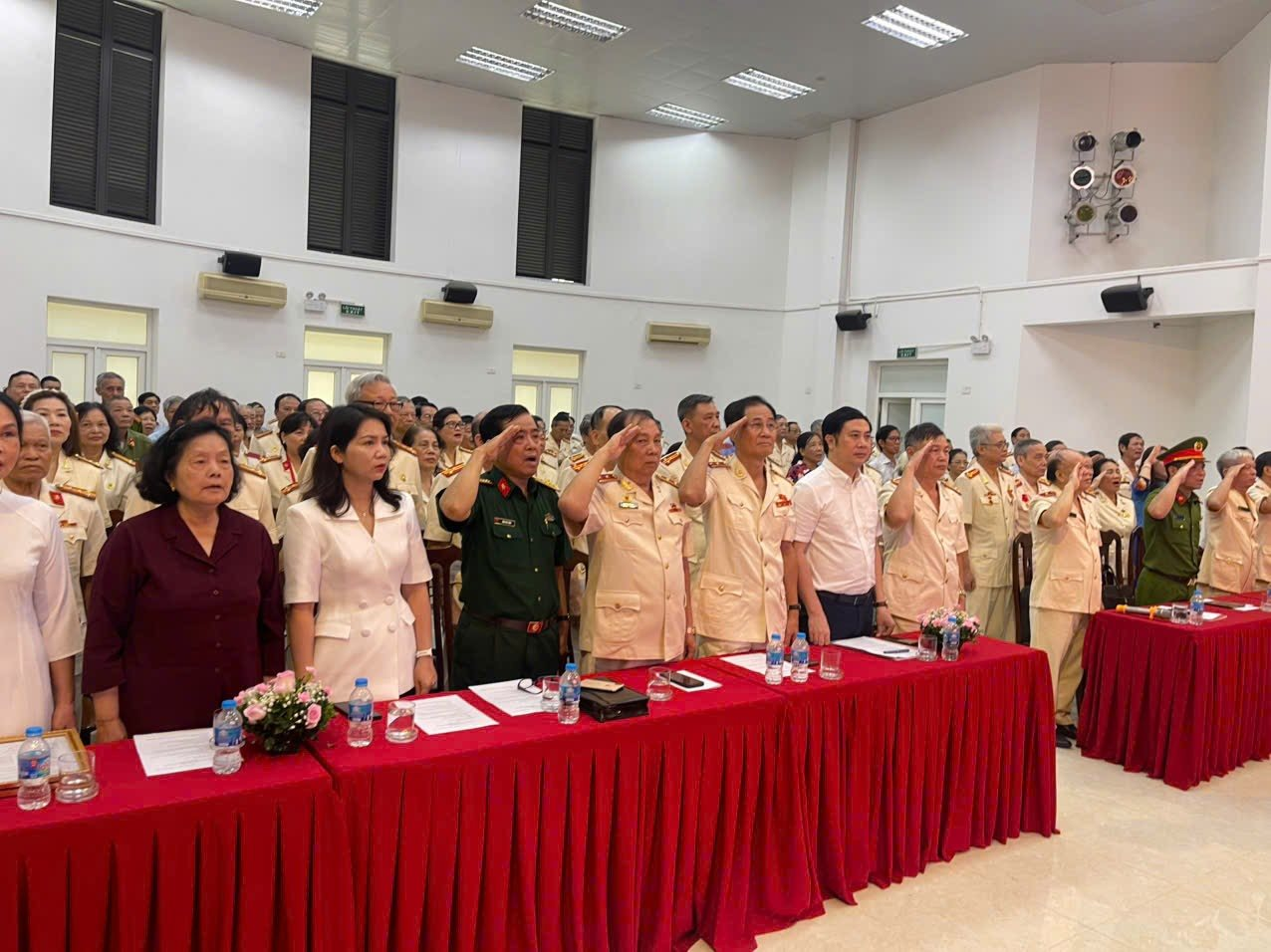 Lễ công bố Quyết định thành lập Chi hội Cựu CAND phường Cầu Giấy- Ảnh 2.