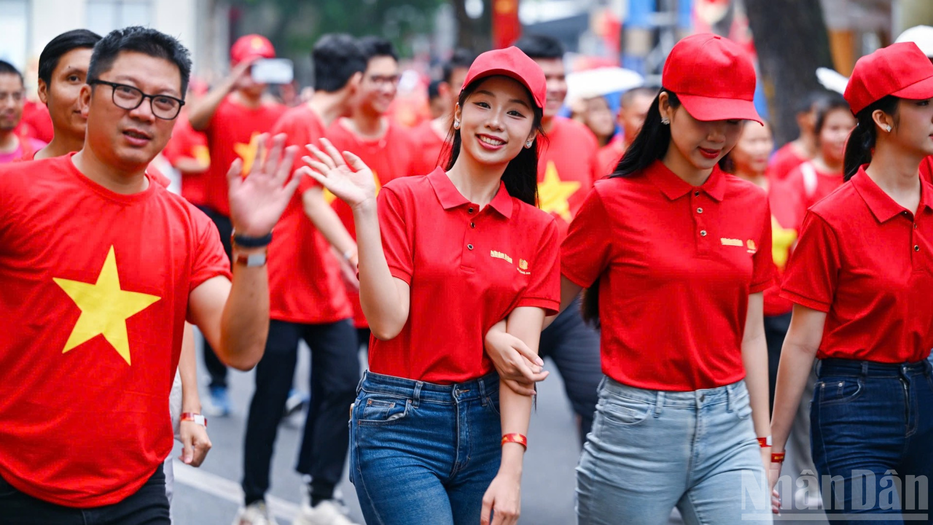 Lan tỏa thông điệp “1 tỷ bước chân tiến vào kỷ nguyên mới” vì một Việt Nam đoàn kết, hùng cường- Ảnh 6.