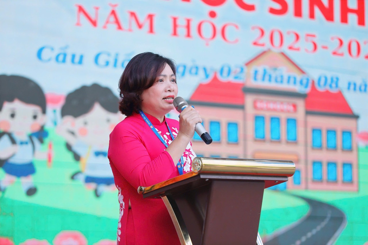 TRƯỜNG TIỂU HỌC DỊCH VỌNG B HÂN HOAN CHÀO ĐÓN HỌC SINH LỚP 1 NĂM HỌC 2025 - 2026- Ảnh 4.