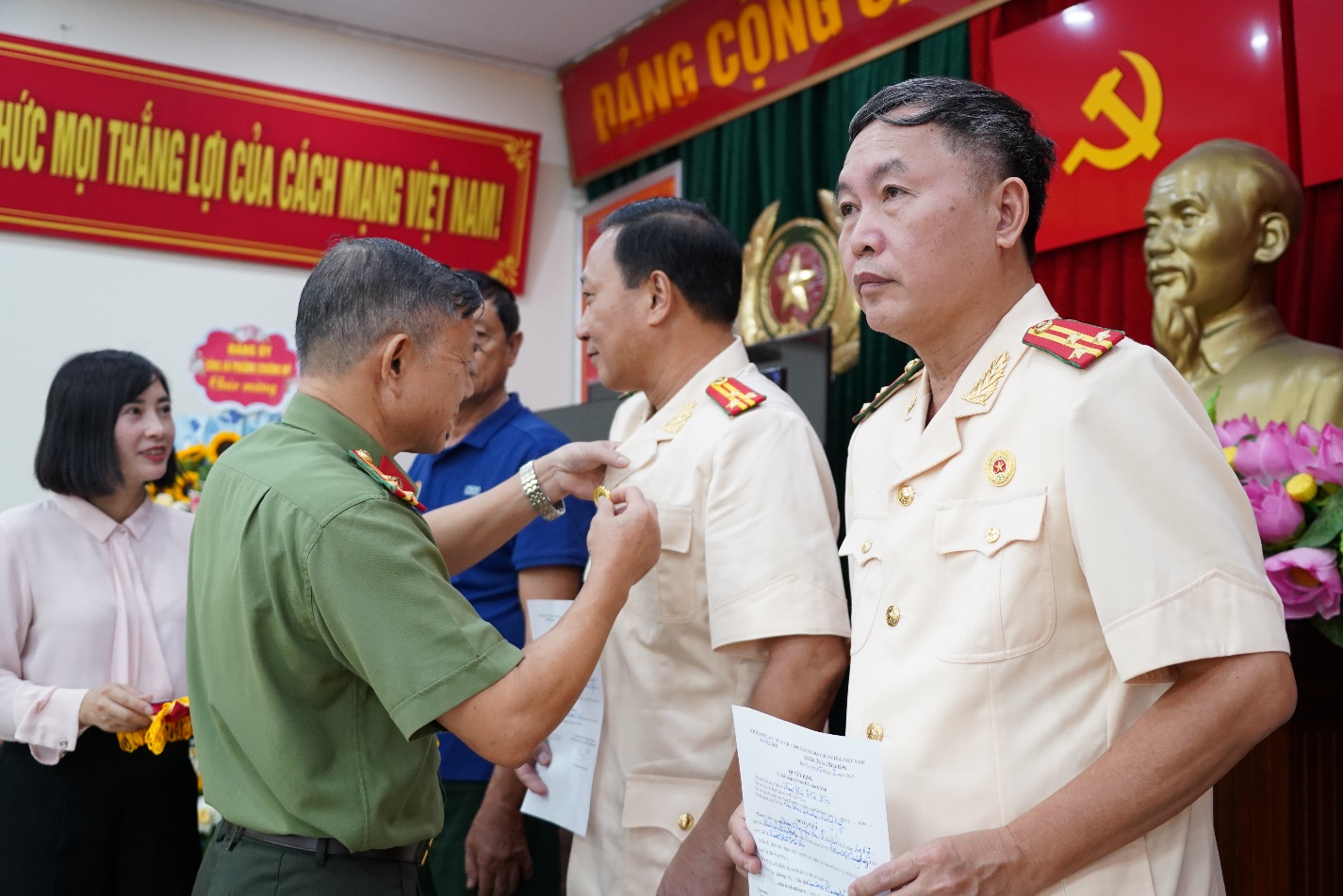 Công an phường Chương Mỹ tổ chức gặp mặt kỷ niệm 80 năm Ngày truyền thống Công an nhân dân Việt Nam và ra mắt Chi hội Cựu công an nhân dân- Ảnh 3.