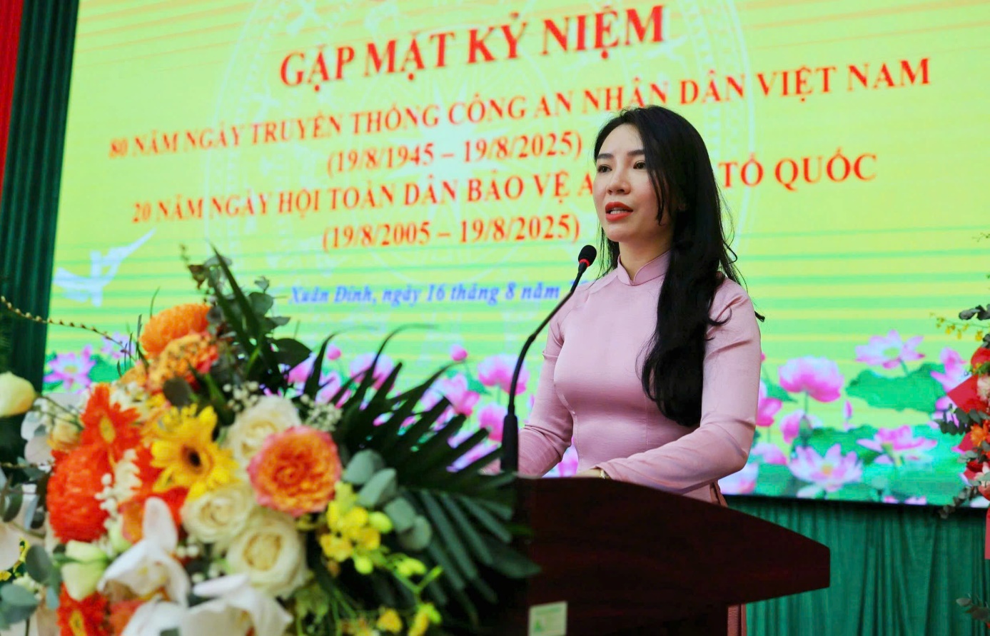 Phường Xuân Đỉnh kỷ niệm 80 năm ngày truyền thống Công an Nhân dân: Tri ân truyền thống - Vững bước tương lai- Ảnh 3.