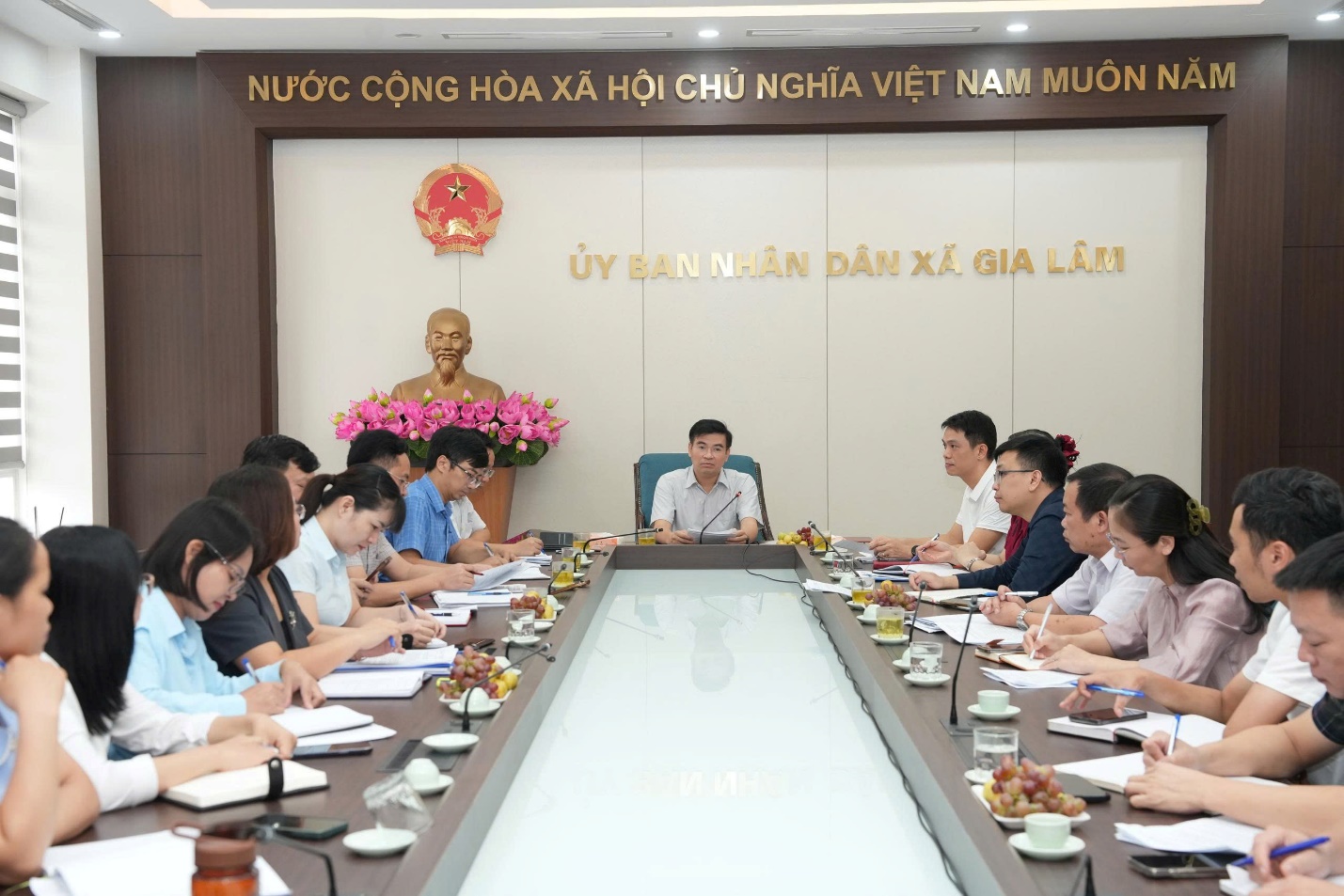 Chủ tịch UBND xã làm việc với Phòng Văn hóa – Xã hội, Trung tâm VHTT&TT và Trạm Y tế xã- Ảnh 1.