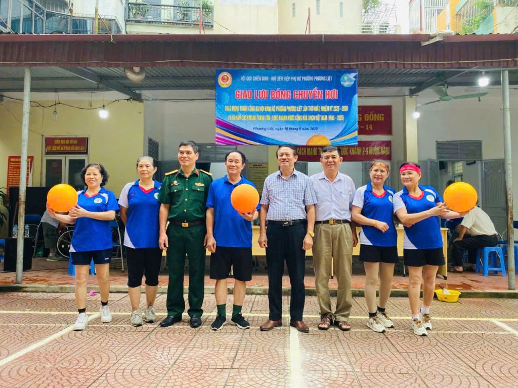 Giao lưu thể thao chào mừng 80 năm Ngày Cách mạng tháng Tám thành công và Quốc Khánh (2/9) giữa các đoàn thể Chính trị - Xã hội phường Phương Liệt- Ảnh 5.