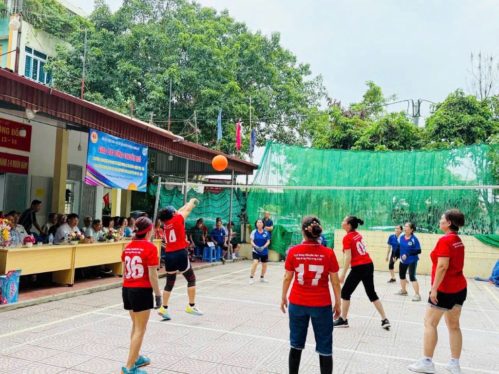 Giao lưu thể thao chào mừng 80 năm Ngày Cách mạng tháng Tám thành công và Quốc Khánh (2/9) giữa các đoàn thể Chính trị - Xã hội phường Phương Liệt- Ảnh 6.
