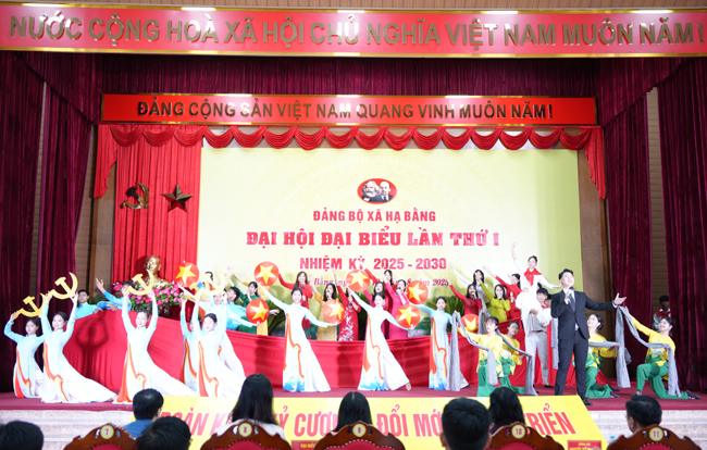 TỔNG DUYỆT CHƯƠNG TRÌNH ĐẠI HỘI ĐẠI BIỂU ĐẢNG BỘ XÃ HẠ BẰNG LẦN THỨ I, NHIỆM KỲ 2025 – 2030- Ảnh 3.