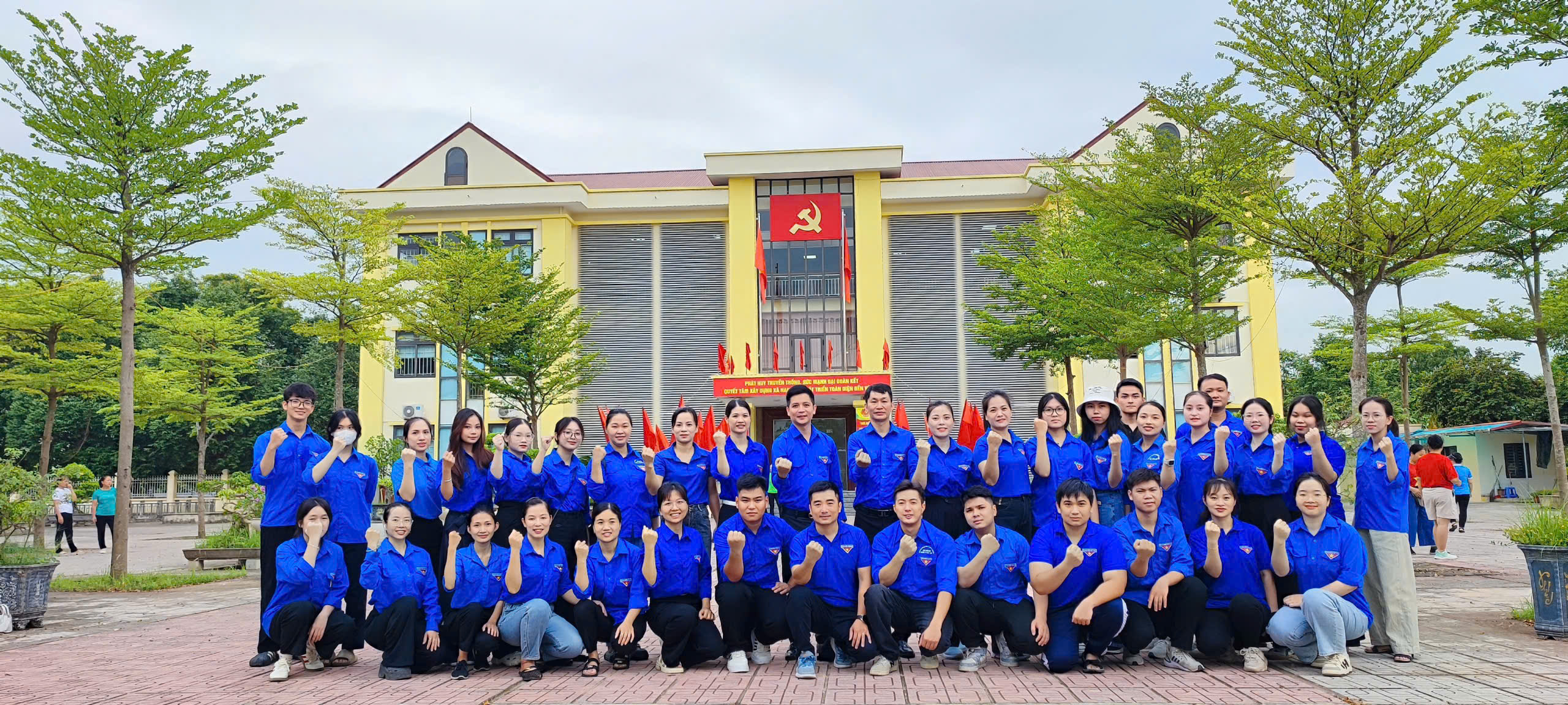 Đoàn thanh niên xã Nam Phù tổ chức lễ chào cờ “Tôi yêu Tổ quốc tôi” Đoàn thanh niên xã Nam Phù tổ chức lễ chào cờ “Tôi yêu Tổ quốc tôi”