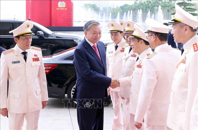 Lãnh đạo Đảng, Nhà nước dự Lễ kỷ niệm 80 năm Ngày truyền thống Công an nhân dân Việt Nam- Ảnh 1.