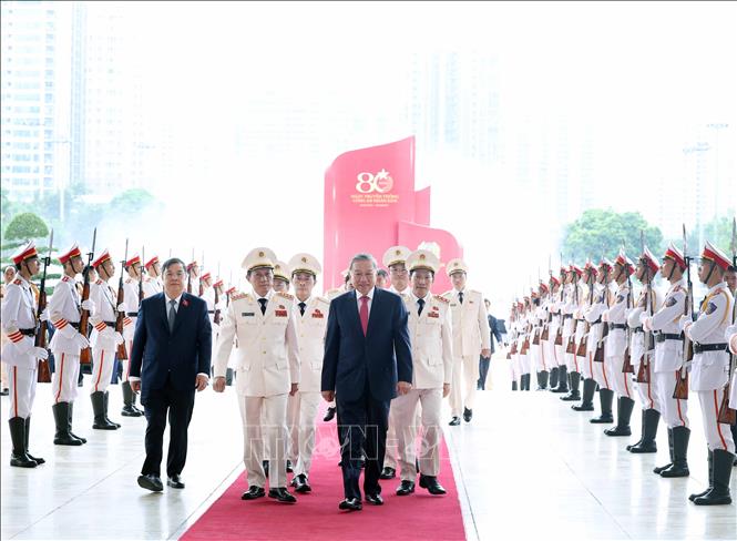 Lãnh đạo Đảng, Nhà nước dự Lễ kỷ niệm 80 năm Ngày truyền thống Công an nhân dân Việt Nam- Ảnh 11.