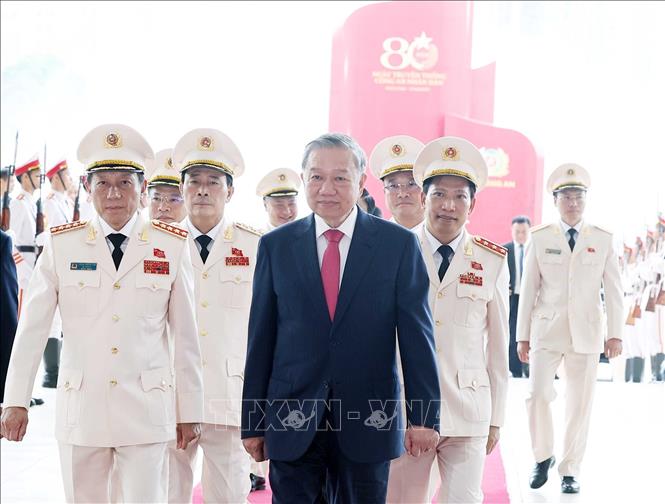 Lãnh đạo Đảng, Nhà nước dự Lễ kỷ niệm 80 năm Ngày truyền thống Công an nhân dân Việt Nam- Ảnh 12.