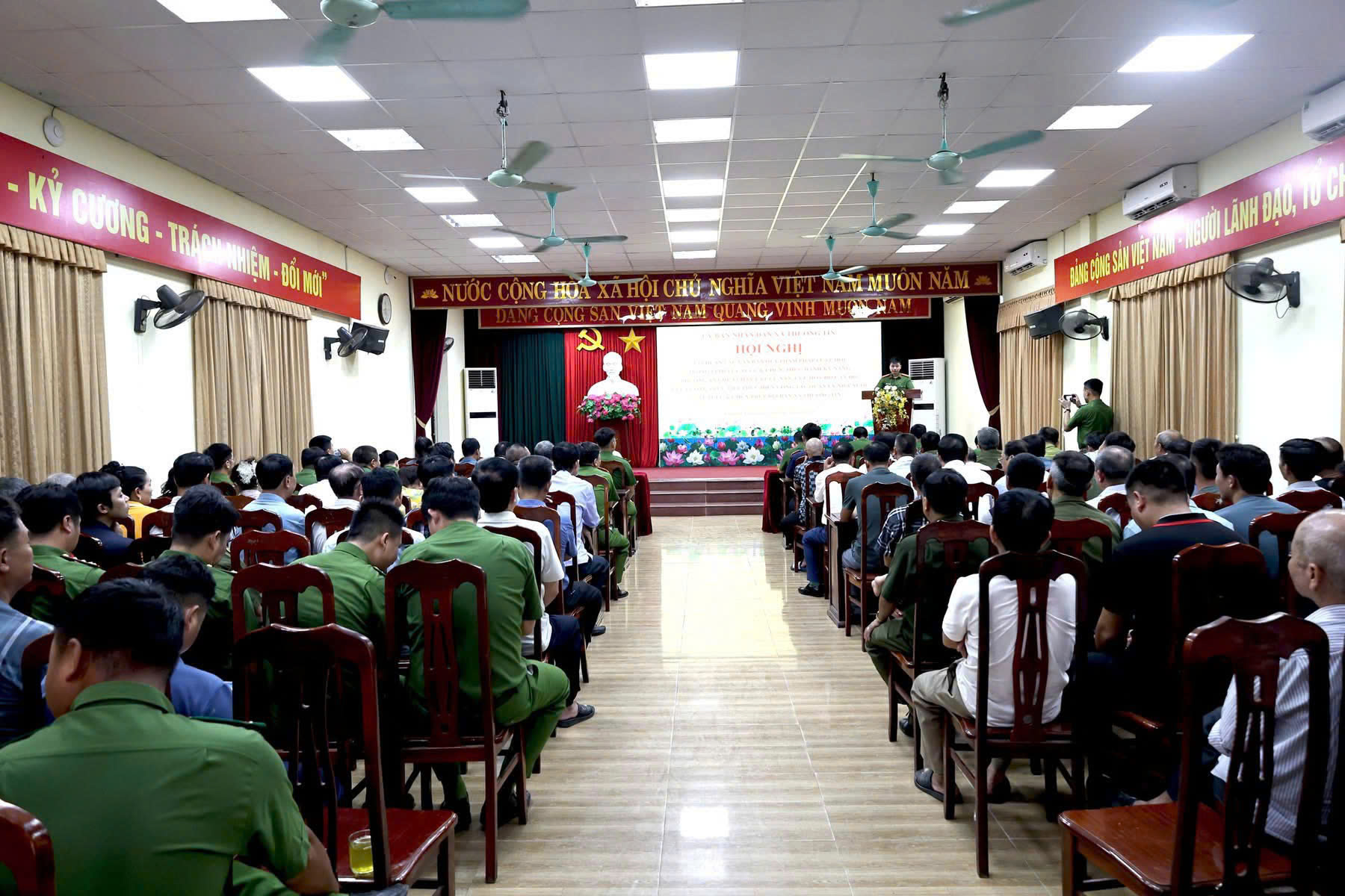 Xã Thường Tín tập huấn, nâng cao kỹ năng PCCC&CNCH cho các lực lượng.