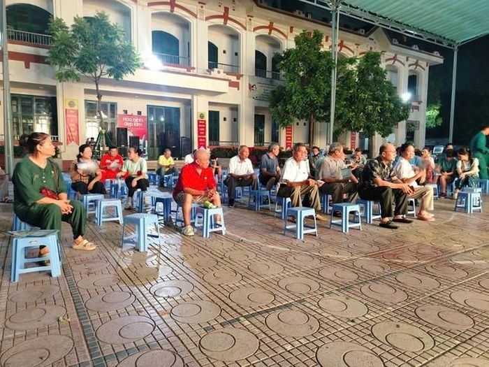 Tuyên truyền, hướng dẫn kỹ năng thoát nạn cho các tổ dân phố tại địa bàn phường Ba Đình- Ảnh 2.
