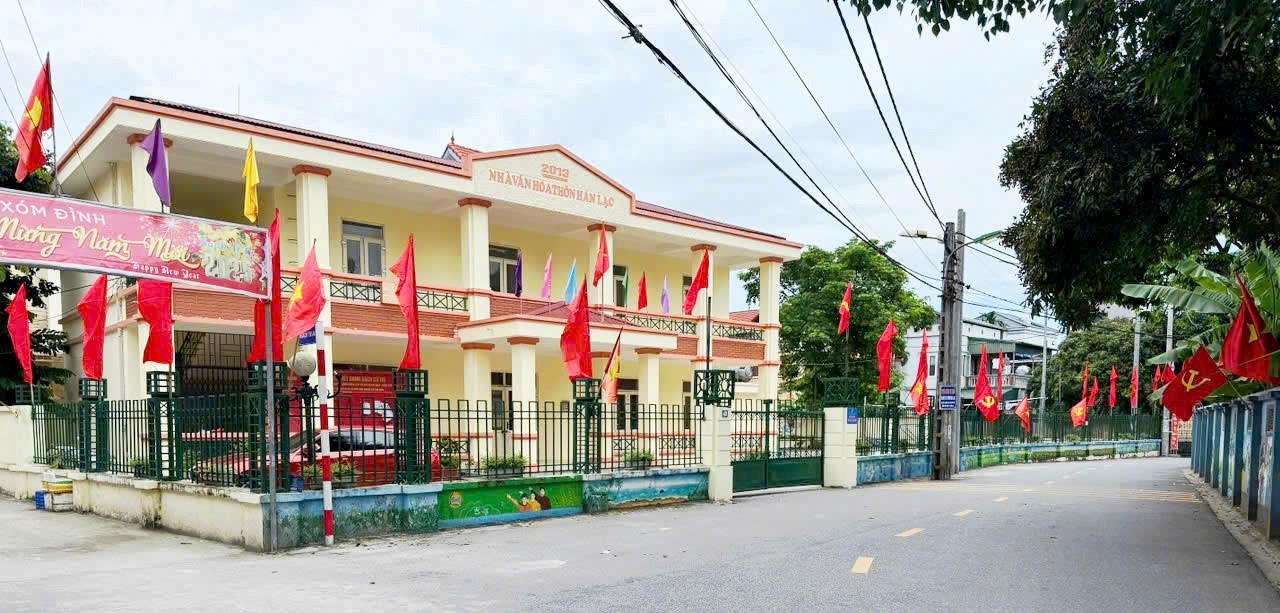 Rực rỡ cờ hoa chào mừng Đại hội Đại biểu Đảng bộ xã Thuận An lần thứ I nhiệm kỳ 2025 - 2030- Ảnh 12.