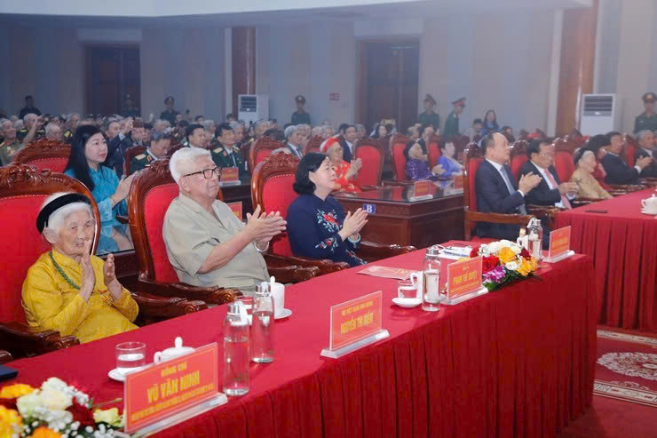 Hà Nội tổ chức gặp mặt cán bộ lão thành, người có công tiêu biểu- Ảnh 1.