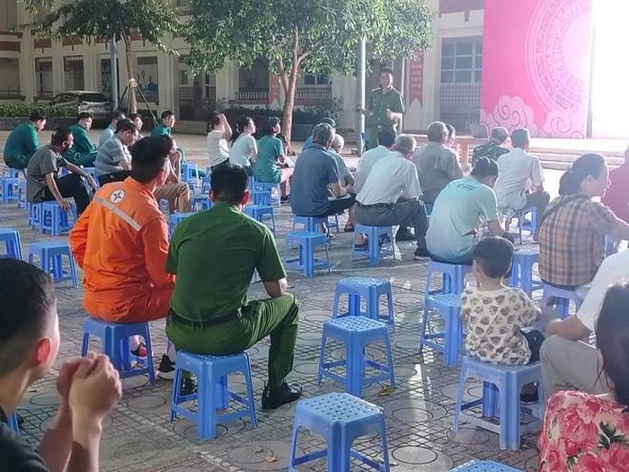 Tuyên truyền, hướng dẫn kỹ năng thoát nạn cho các tổ dân phố tại địa bàn phường Ba Đình- Ảnh 3.