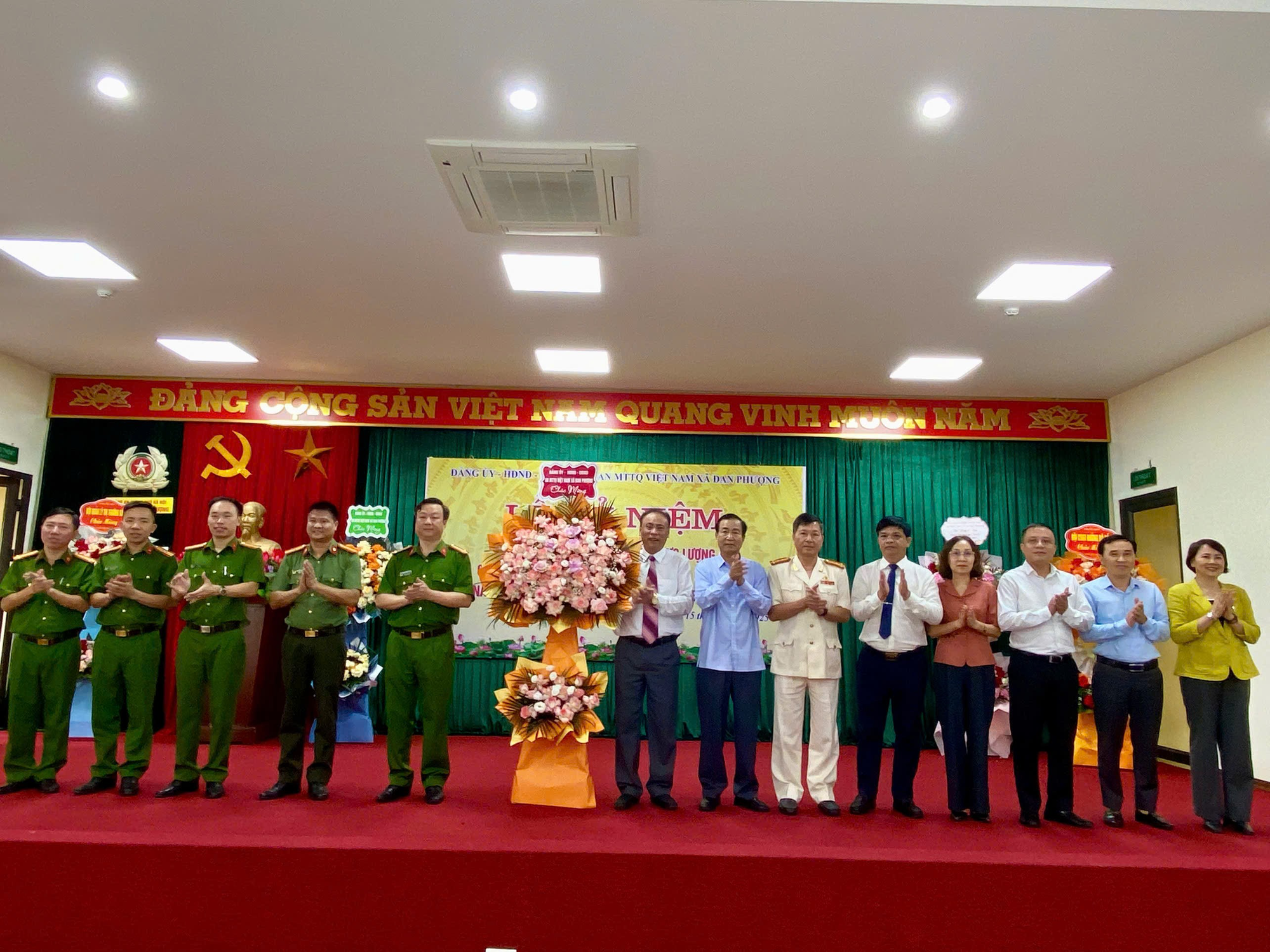 Lễ Kỷ niệm 80 năm ngày thành lập lực lượng Công an nhân dân 19/8.- Ảnh 1.