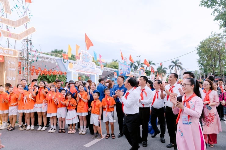 Đông Anh khai mạc Đại hội Thể dục thể thao lần thứ I và Hội trại truyền thống thanh thiếu nhi năm 2025- Ảnh 9.
