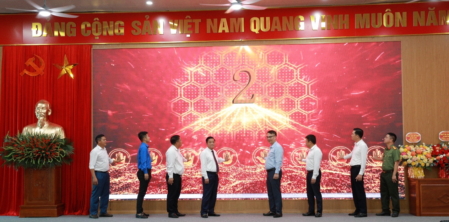 Mê Linh: Phát động phong trào "Toàn dân thi đua đổi mới sáng tạo và chuyển đổi số"; triển khai phong trào "Bình dân học vụ số"- Ảnh 4.
