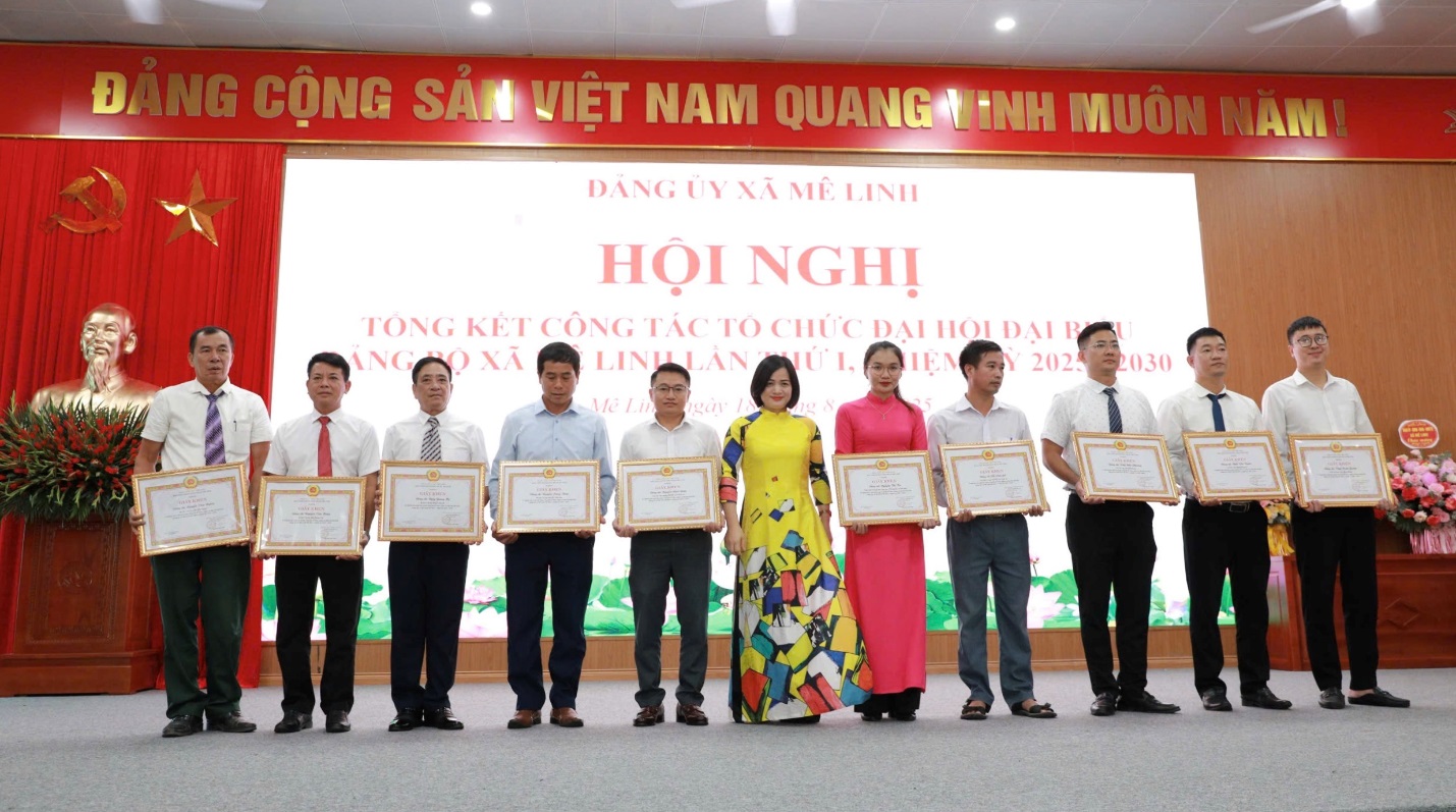 Đảng uỷ xã Mê Linh tổng kết công tác tổ chức Đại hội đại biểu Đảng bộ xã lần thứ I, nhiệm kỳ 2025 - 2030- Ảnh 2.