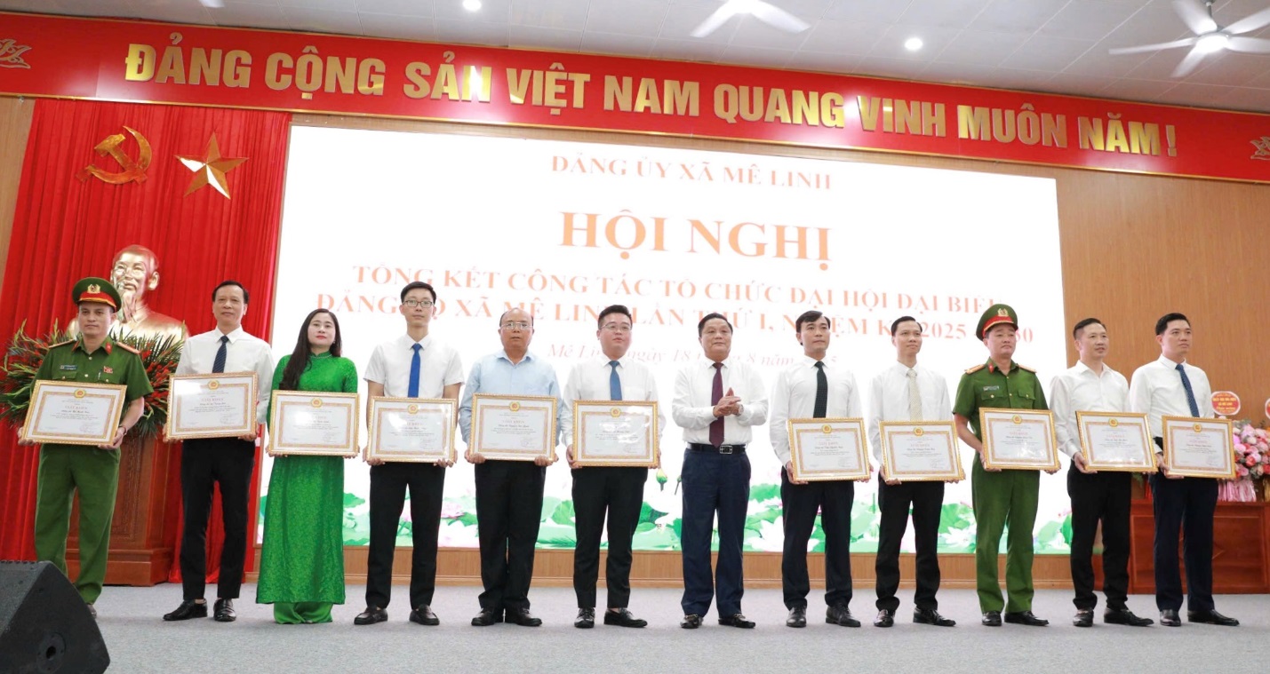 Đảng uỷ xã Mê Linh tổng kết công tác tổ chức Đại hội đại biểu Đảng bộ xã lần thứ I, nhiệm kỳ 2025 - 2030- Ảnh 3.