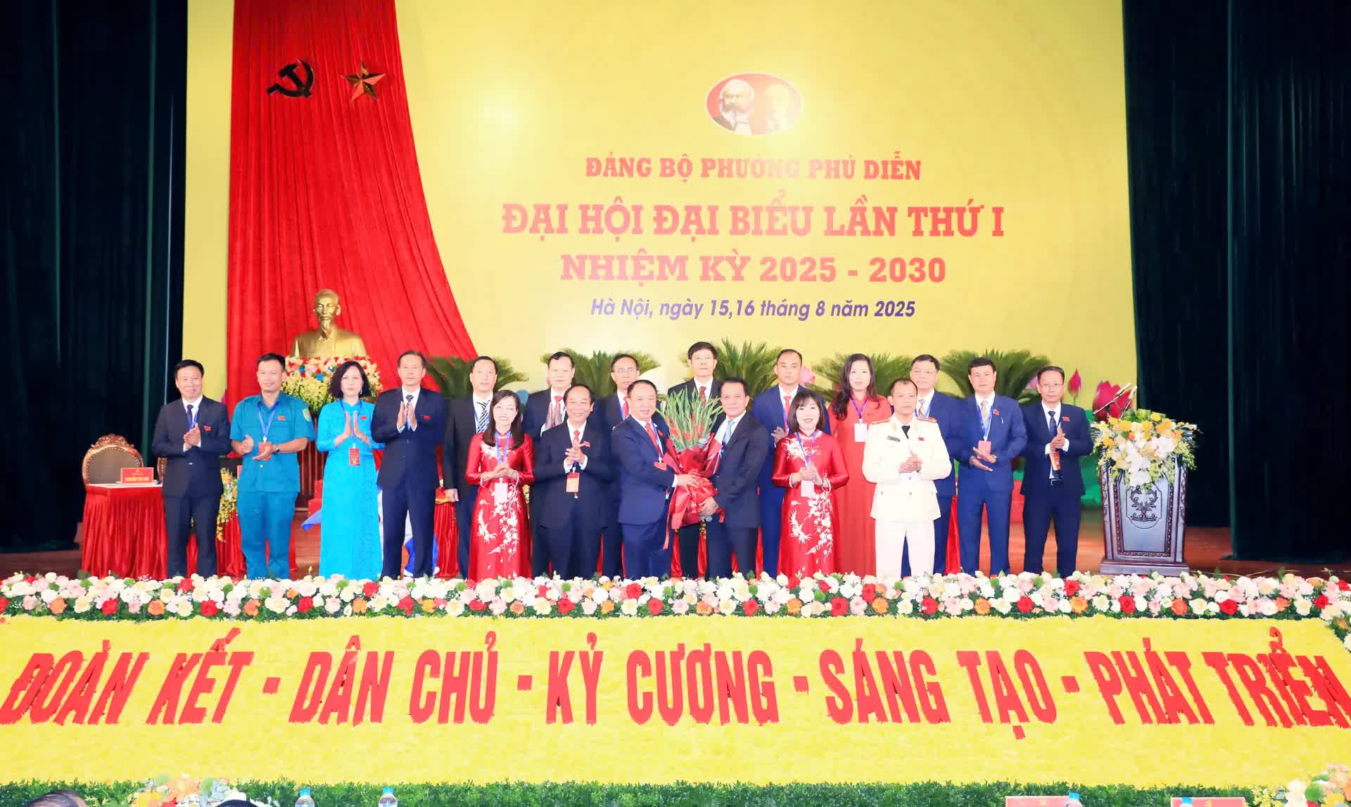 Phường Phú Diễn kiến tạo không gian sống xanh hướng tới mô hình đô thị thông minh, bền vững- Ảnh 6.