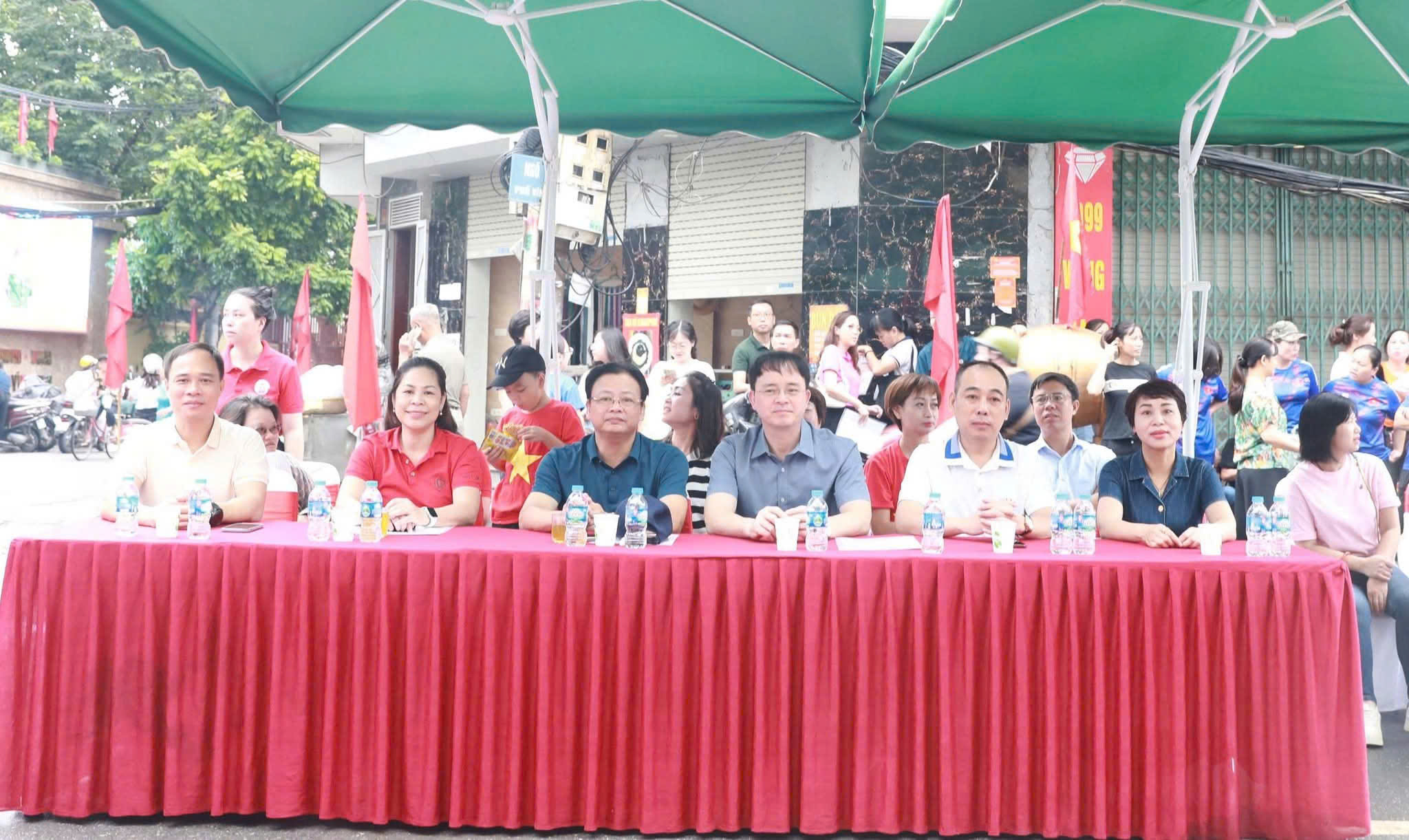 Phường Vĩnh Tuy tổ chức chuỗi các hoạt động Văn hóa - Thể thao chào mừng Đại hội Đảng bộ phường lần thứ I và kỷ niệm 80 năm Quốc khánh nước CHXHCN Việt Nam (2/9/1945-2/9/2025).- Ảnh 7.
