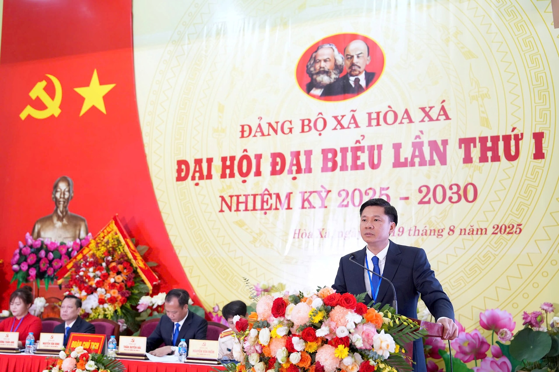 Ủy viên Ban Thường vụ Thành ủy, Phó Chủ tịch Thường trực HĐND thành phố Hà Nội Phùng Thị Hồng Hà:Phát huy truyền thống cách mạng, xây dựng Hòa Xá phát triển toàn diện- Ảnh 2.