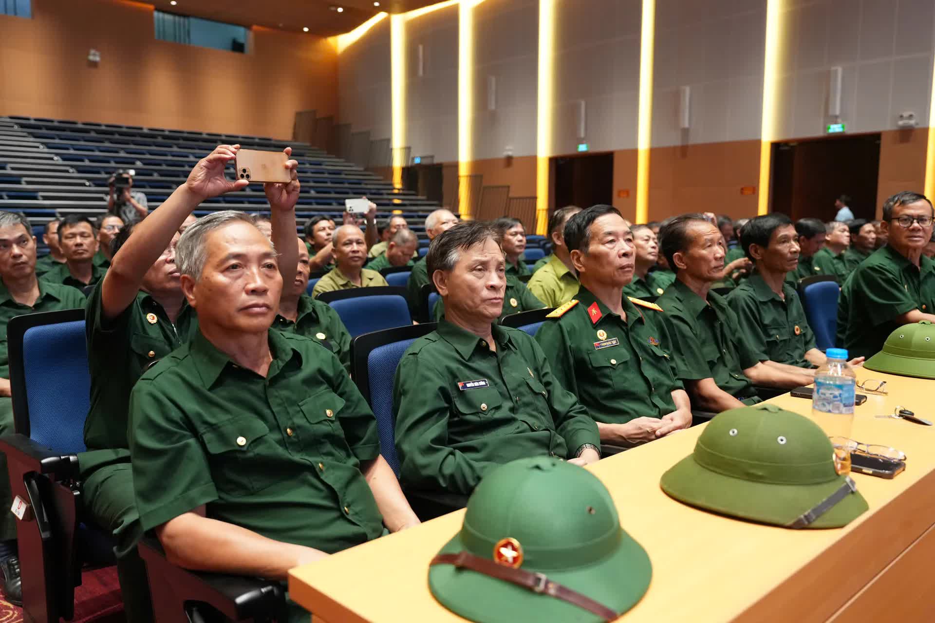 85 cựu chiến binh tiêu biểu phường Ngọc Hà: Vinh dự, tự hào và quyết tâm cho ngày hội lớn của đất nước- Ảnh 2.